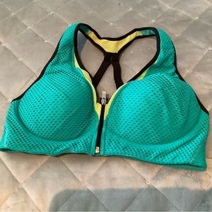 Victoria’s Secret sport bra